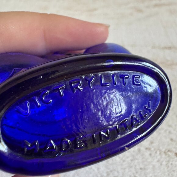 Vintage Victrylite Cobalt Blue Glass Crown Bottle - Made in Italy - Picture 9 of 10